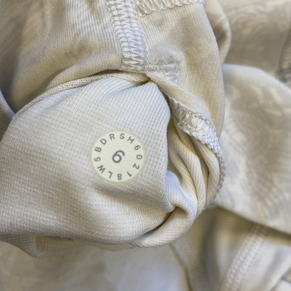 Lululemon Wunder Under Hi-Rise 7/8 Tight 25" Eternal Wave White | Size 6 EUC - Picture 6 of 6